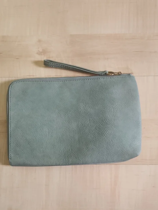 Universal Thread Pouch - Picture 2 of 3